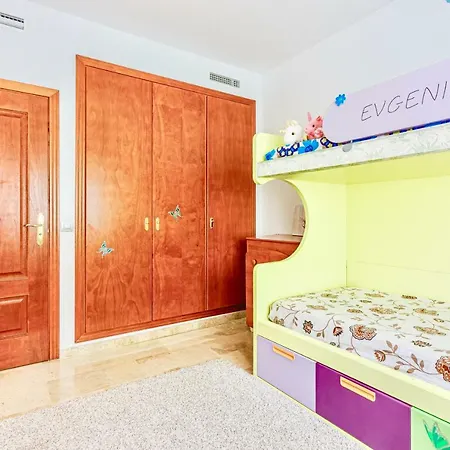 Spacious With Garden & Terrace