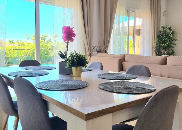 Apartman Charming With A Cozy Terrace