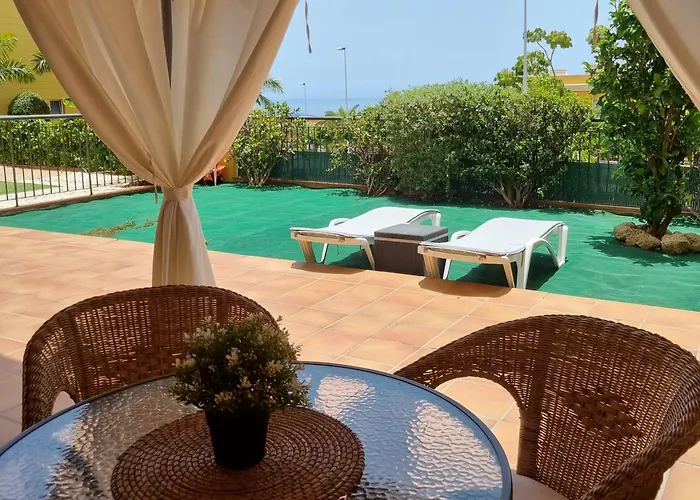 Charming With A Cozy Terrace Apartman Puerto de Santiago