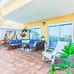Apartman Spacious With Garden & Terrace *