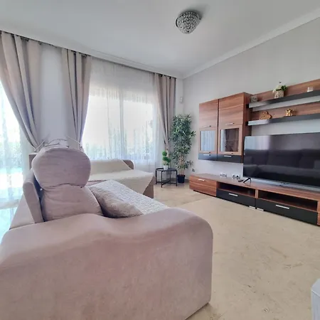 Apartamento Spacious With Garden & Terrace